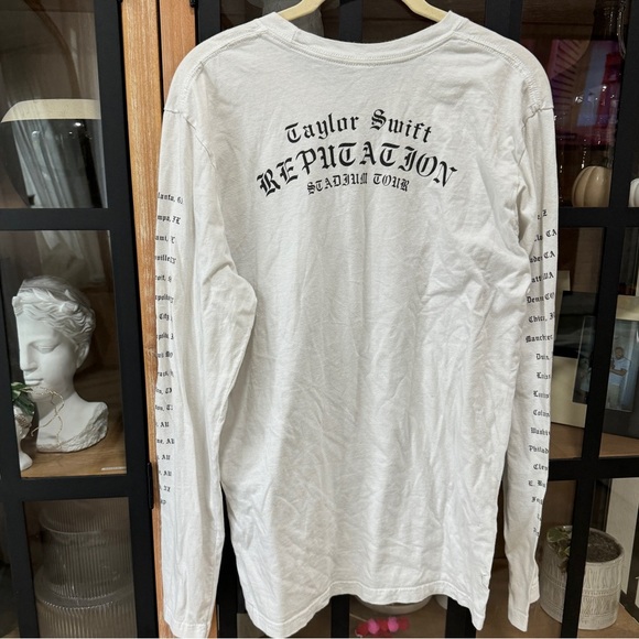 2018 Taylor Swift Reputation stadium tour merch long sleeve tee crew concert - Picture 2 of 7